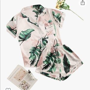 Floerns Women's Notch Collar Palm Leaf Print Sleepwear Two Piece Pajama Set
